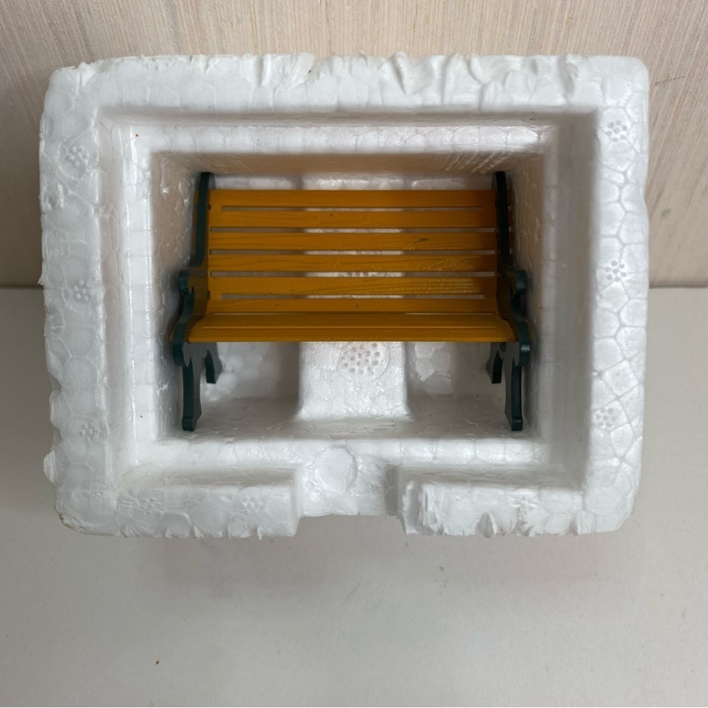 Department 56 Village “Wrought Iron Park Bench”Village Accessory #5230-2